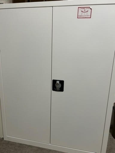 鍵付き書庫