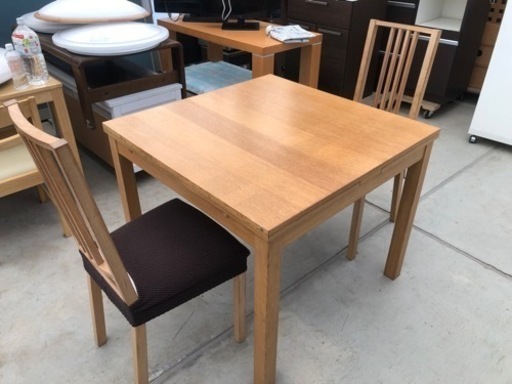 IKEA スライド伸縮式ダイニングテーブルセット 椅子2脚 テーブルサイズ
