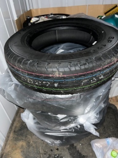 ハイエース 新車外し DUNLOP SP175N 195/80R15 107/105N LT 2023製造