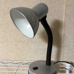 【無料】電気スタンド　照明　シルバー
