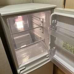 冷蔵庫 ※冷蔵部分壊れてます