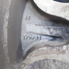 トヨタ　アルファード　ANH10　タイヤ＆純正アルミ　４本