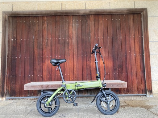 折りたたみ電動アシスト自転車　スタイリッシュ　ほぼ新品