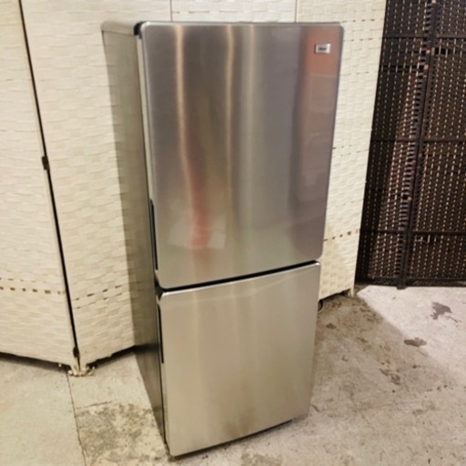 ハイアール　Haier JR-XP2NF148F 冷蔵庫 URBAN CAFE SERIES （ アーバンカフェシリーズ ） ステンレスブラック　検　JR-XP2NF173F-XK [2ドア /右開きタイプ /148L] [冷凍室 54L] 大容量　JR-XP2NF173F 2018年製 シルバー　レアカラー　かっこいい
