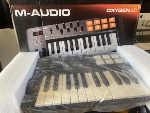 M-Audio Oxygen 25 MIDI controller コントローラー