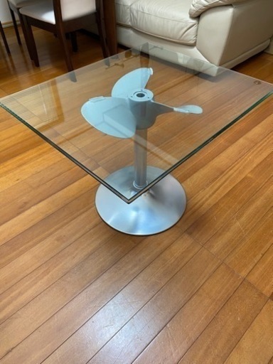 ブランド品専門の プロペラガラステーブル テーブル