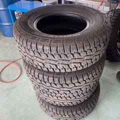265/70R16海外製タイヤ4本セット12000円