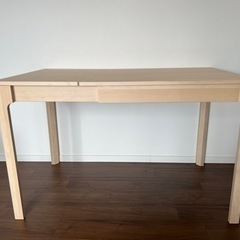 IKEA 人気の伸長式ダイニングテーブル