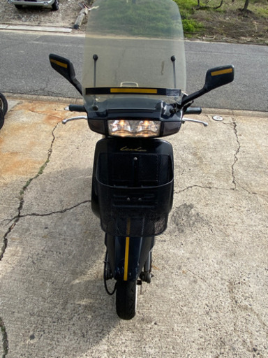 ホンダ リード 車体が大きくレトロなデザイン♪原付スクーター