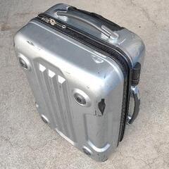 0304-081 【無料】 スーツケース シルバー(鍵付き)
