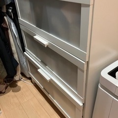 IKEA 三段チェスト