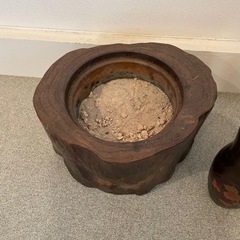 木製の花瓶と火鉢のセット