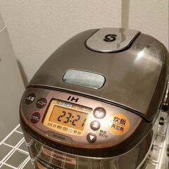 【ネット決済】【取引決定】炊飯器 象印 ３合 NP-GH05 2...