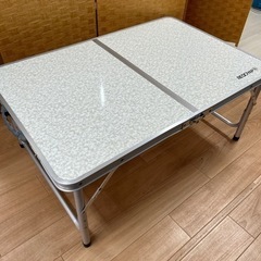 【引取】アウトドア用折り畳み式テーブル