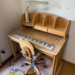 お子様用学習机、椅子、マット