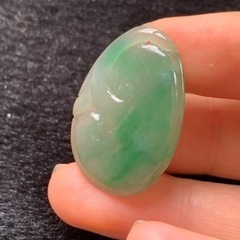 本翡翠ペンダント　jewelry 宝石 貴重 根付 陽緑　氷種ヒスイ　ミャンマー産　お買い得品　ギフトプレゼント