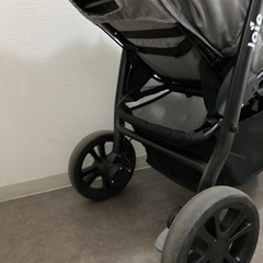 Joieジョイー ライトトラックス4+ベビーシートアイスナグ