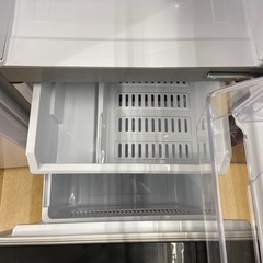 6ヶ月間保証付き！！AQUAの2ドア冷蔵庫売ります！！【トレジャー