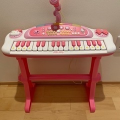 ハローキティ　ピアノおもちゃ