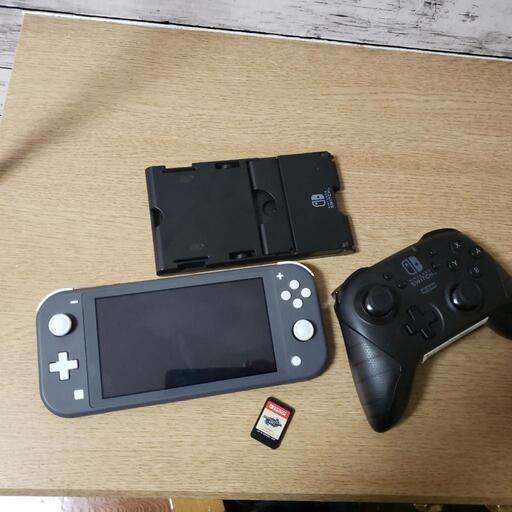任天堂Switchライト　モンハンライズ付き
