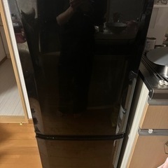 黒の冷蔵庫