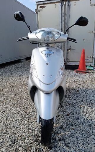 非常に良いエンジン。  2018年モデル。  SYM Xpro (風) 50. 非常に速いバイク。 エンジンオイルは新品です。 サイドスタンド付き。