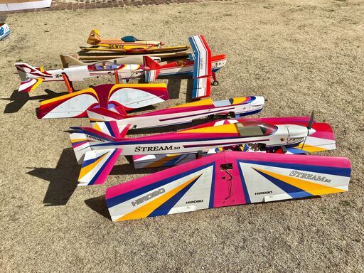 ラジコン飛行機、エンジン、アンプ、サーボ搭載済み沢山