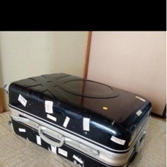 黒のスーツケース