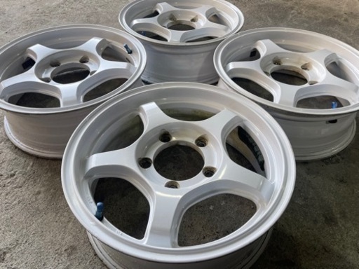 タイヤ、ホイール 1ピース鋳造の限界を極めたデザインJOYMAX ジムニー 
