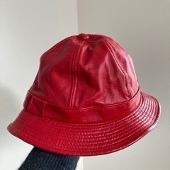 赤い帽子　メルトハット