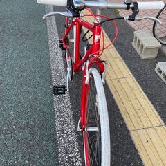 リサイクルショップどりーむ天保山店　No.618　人気のクロスバイク！　オシャレな白×赤色♪ リサイクルショップどりーむ天保山店 No.618 人気のクロスバイク
