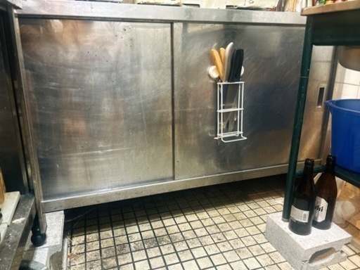 収納庫　居酒屋