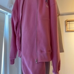 韓国人気ブランドNew jeans ダニエル着用