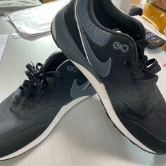 新品　NIKE スニーカー