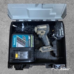 マキタ　インパクトドライバー 18v 3.0Ahバッテリー