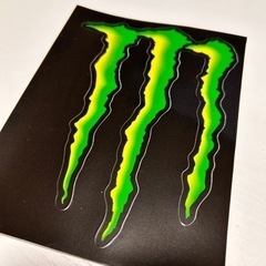Monster energy 緑の爪