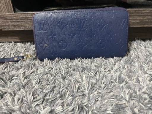 定価13万VUITTON 長財布