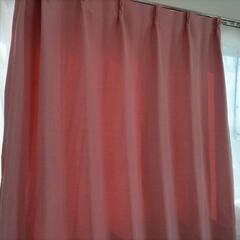ピンクのカーテン２枚セット