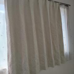 白い遮光カーテン　幅100×丈110センチ
