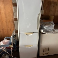 日立⭐︎305Ｌ⭐︎冷蔵庫⭐︎R-S31XMVL Ｗ【受取者決定済み】