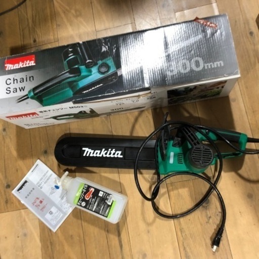 美品‼︎   makita   電気　チェンソー　M503   チェンソーオイル付　300mm   人気商品　早いもの勝ち‼︎