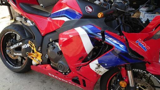 CBR600RR 2BL-PC40 現行モデル 事故車 部品取りベース 【公式通販】