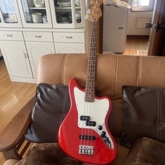 フェンダー　ジャガーベース　赤