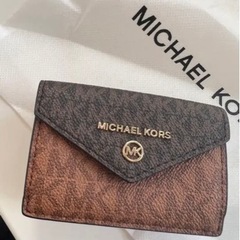 新品未使用MICHAEL KORSトライフォールド フラップ ウ...