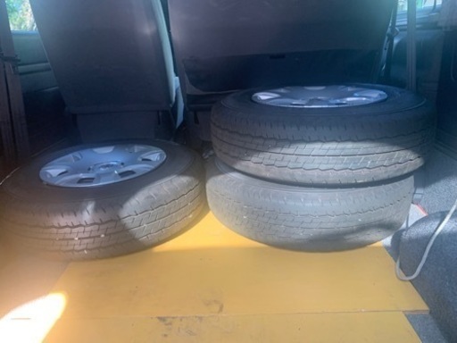 ハイエース4型　新車取外し ハイエース 夏タイヤ4本 新車取り外し