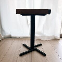 【引取日指定で可能な方限定】木製のサイドテーブル 