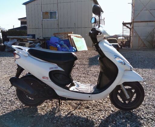 優れたエンジン。  2018年モデル。 非常に速いバイク。 ( SYM ) Xpro ウインド50。バッテリーは新品です。 フロントタイヤほぼ新品です。 エンジンオイルは新品です。 サイドスタンド付き。走行距離は15091km。 優れたエンジン。 2018年モデル。 非常に速いバイク。 ( SYM ) Xpro