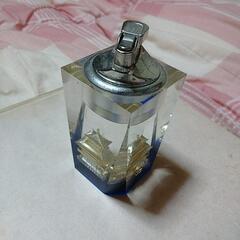 回りはガラス製の昔ながらのライターです。