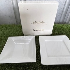 ノリタケ　Noritake ホワイト　スクエアプレート　2枚セット 