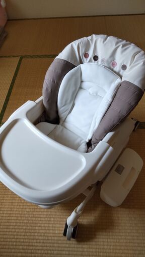 【美品】コンビ  ネムリラ AUTO SWING エッグショック プーさんのカバー付き